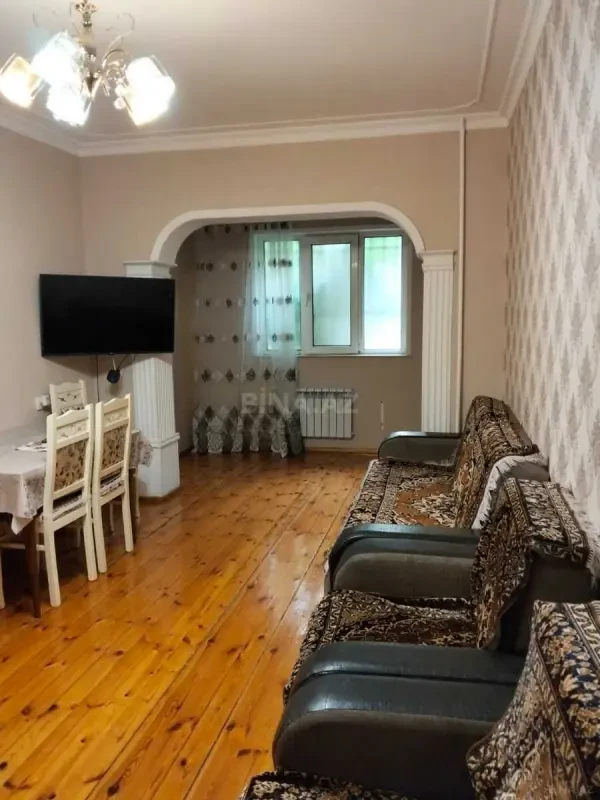 Kirayə verilir 4 otaqlı mənzil 110 m²
