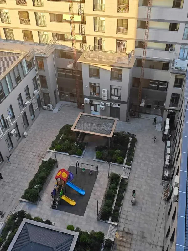Kirayə verilir 2 otaqlı mənzil 90 m²