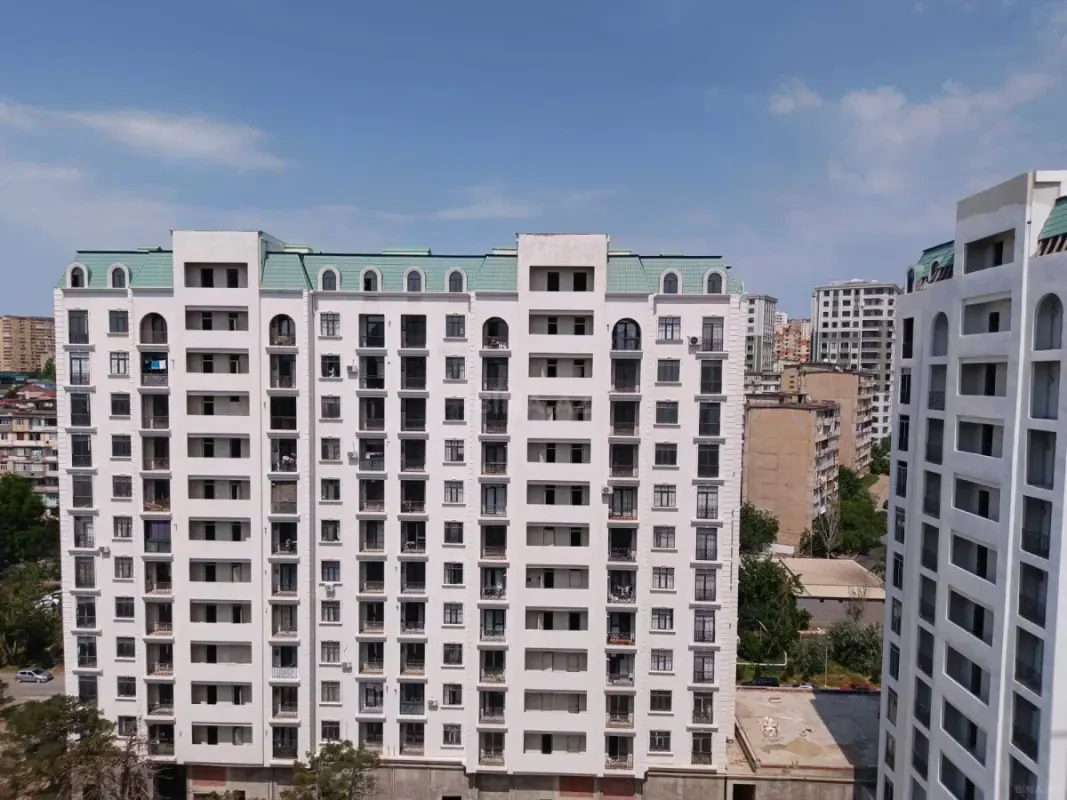 Satılır 2 otaqlı mənzil 74 m²