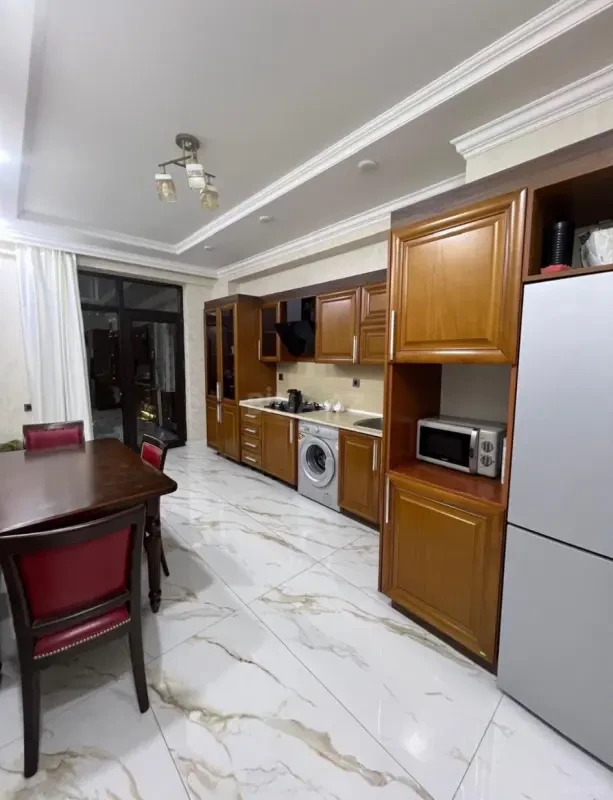 Kirayə verilir 3 otaqlı mənzil 100 m²