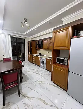 Kirayə verilir 3 otaqlı mənzil 100 m² — Bakı, Nərimanov 3 otaq 100.00 m²