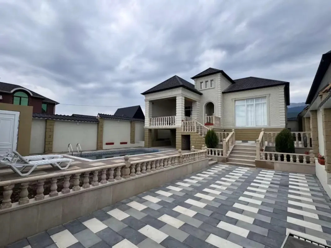 Kirayə verilir 3 otaqlı həyət evi 130 m²