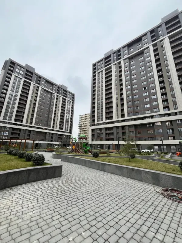 Satılır 3 otaqlı mənzil 92 m²