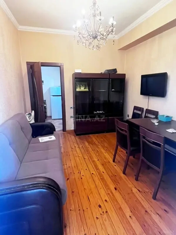 Kirayə verilir 2 otaqlı mənzil 50 m²