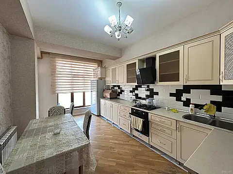 Kirayə verilir 2 otaqlı mənzil 115 m² — Bakı, Xətai 2 otaq 115.00 m²