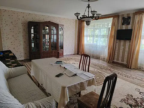 Satılır 4 otaqlı mənzil 93 m² — Şəki 4 otaq 93.00 m²