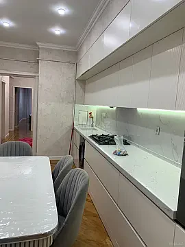 Kirayə verilir 4 otaqlı mənzil 150 m² — Bakı 4 otaq 150.00 m²