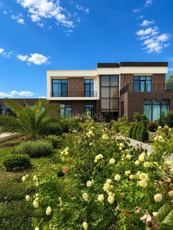 Kirayə verilir 5 otaqlı həyət evi 1000 m²
