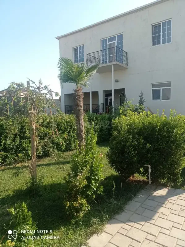 Kirayə verilir 7 otaqlı həyət evi 400 m²