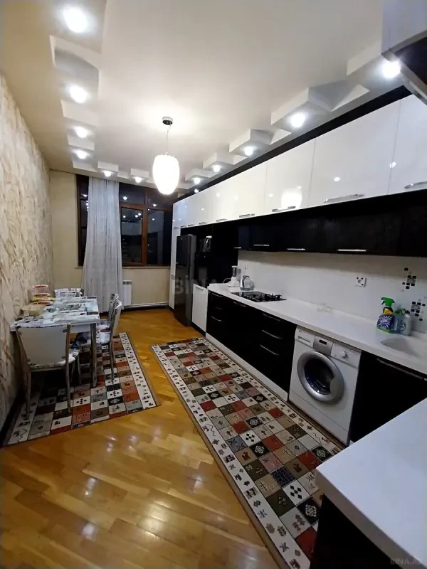 Kirayə verilir 3 otaqlı mənzil 125 m²