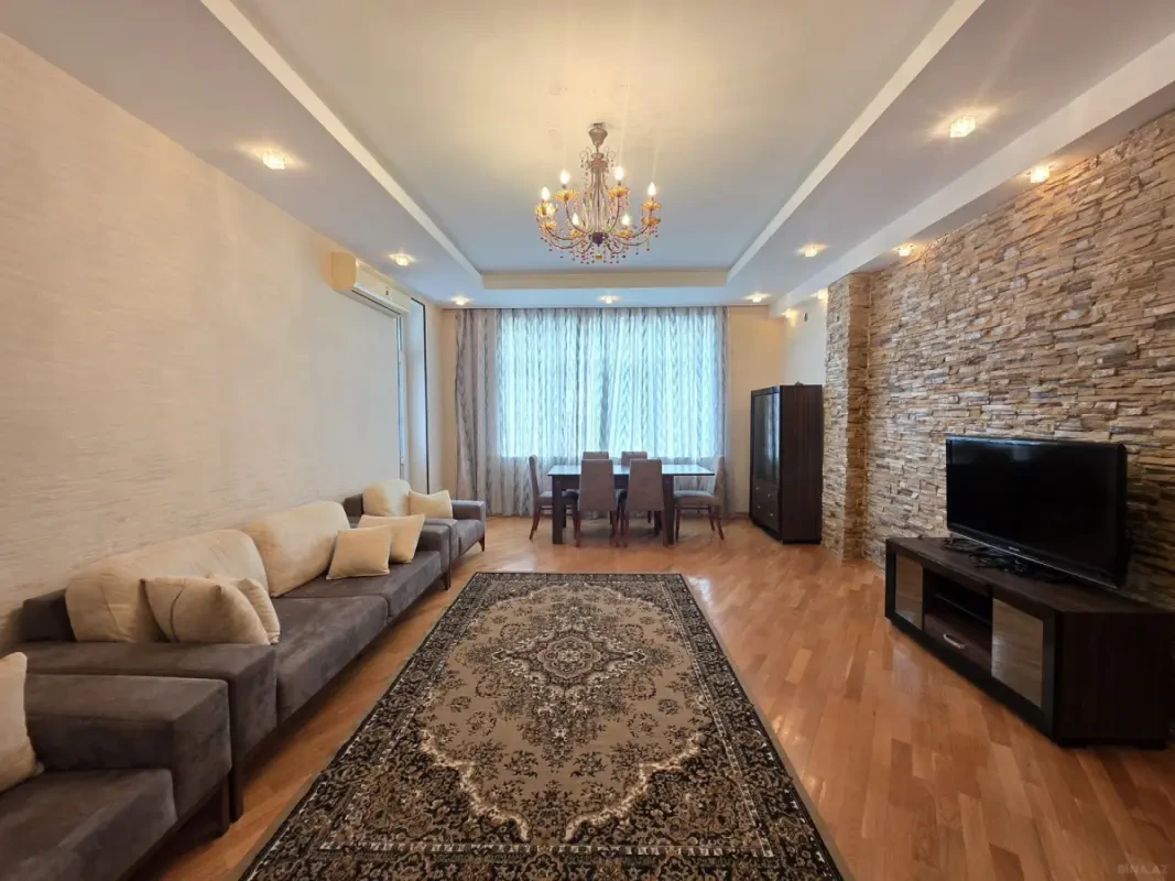 Kirayə verilir 3 otaqlı mənzil 140 m²