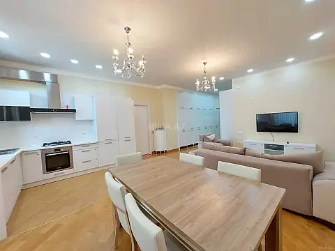 Kirayə verilir 3 otaqlı mənzil 120 m² — Bakı 3 otaq 120.00 m²