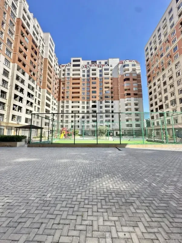 Satılır 3 otaqlı mənzil 107 m²