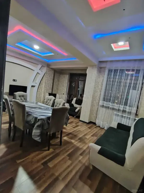 Kirayə verilir 3 otaqlı mənzil 110 m²