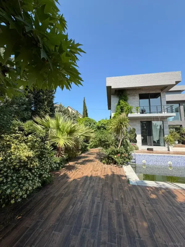 Kirayə verilir 6 otaqlı həyət evi 500 m²