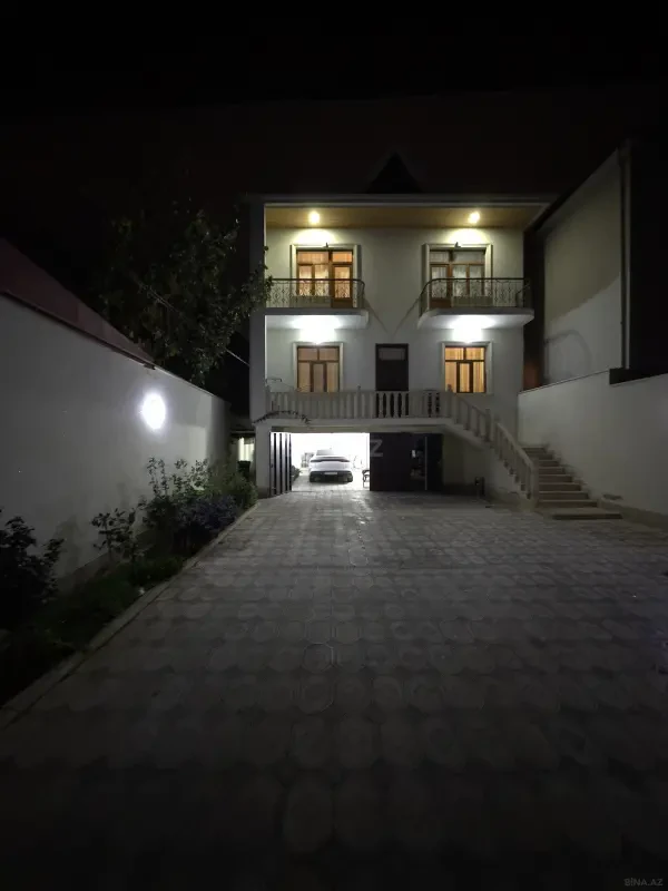 Satılır 7 otaqlı həyət evi 325 m²