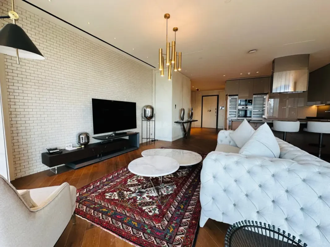 Kirayə verilir 4 otaqlı mənzil 350 m²