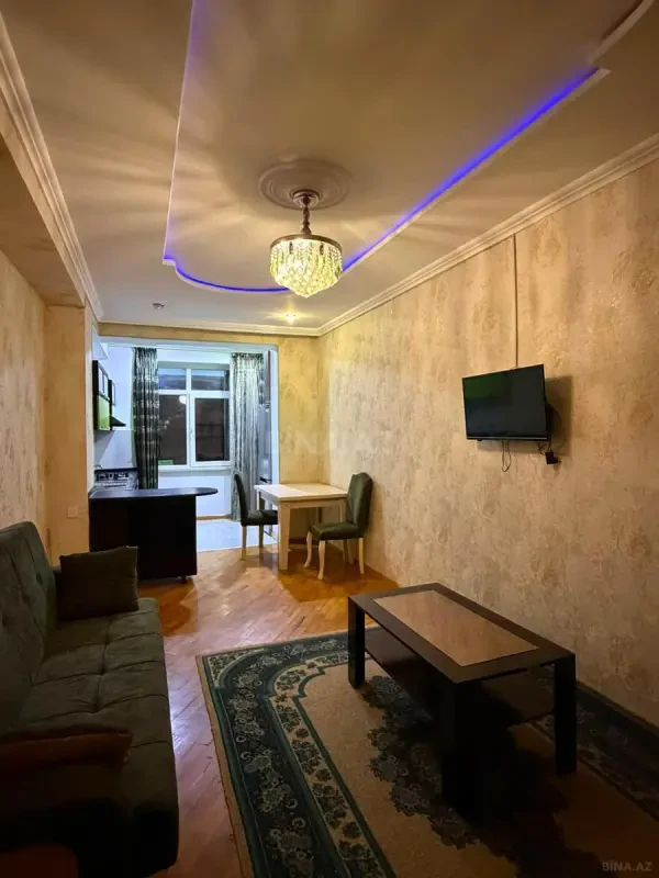 Kirayə verilir 2 otaqlı mənzil 80 m²