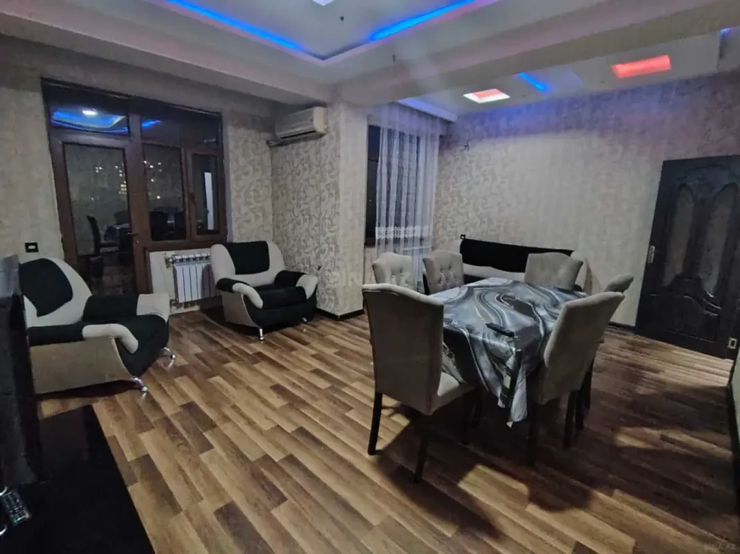 Kirayə verilir 3 otaqlı mənzil 115 m²