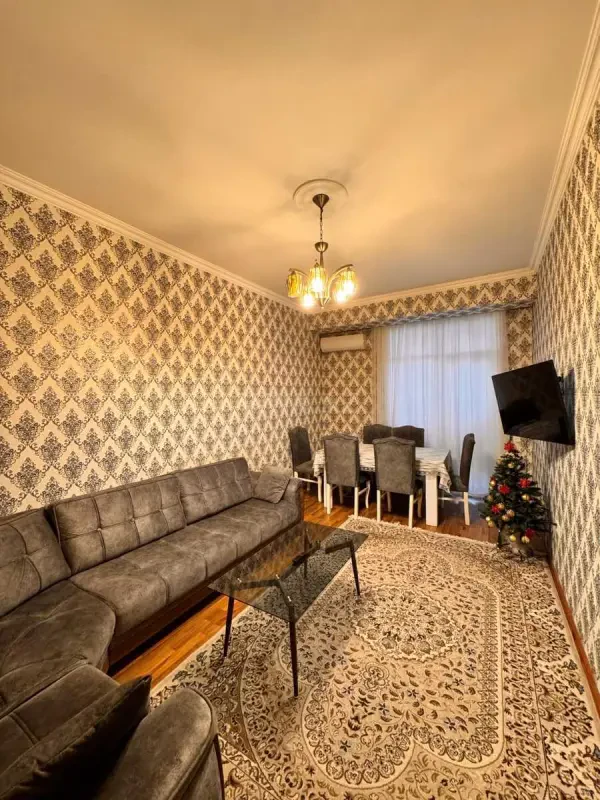 Satılır 2 otaqlı mənzil 75 m²