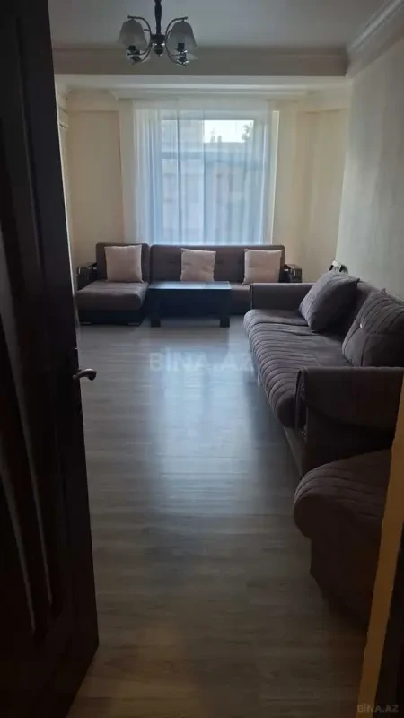 Kirayə verilir 2 otaqlı mənzil 80 m²
