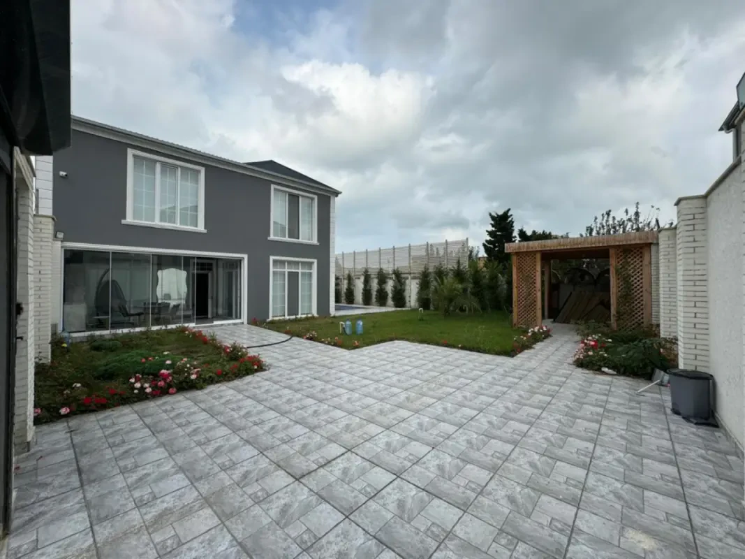 Kirayə verilir 4 otaqlı həyət evi 200 m²