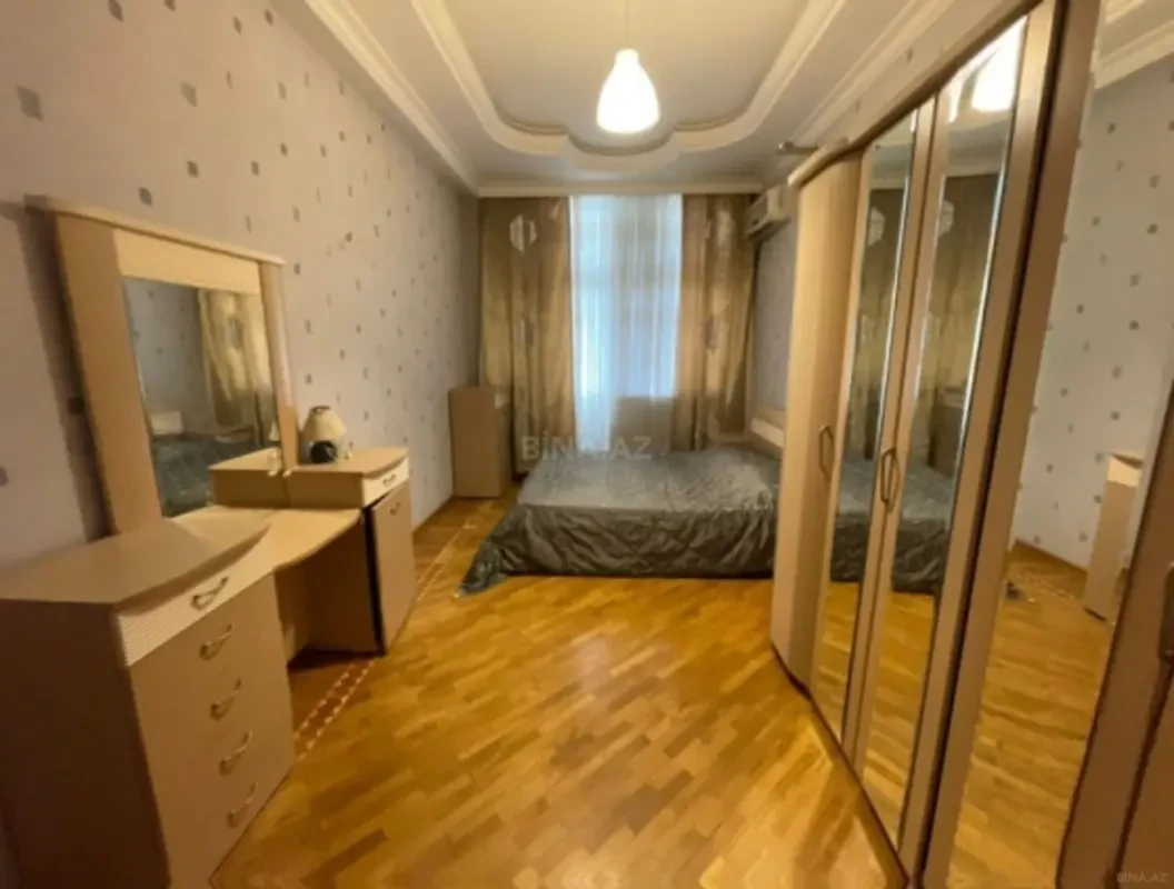 Kirayə verilir 2 otaqlı mənzil 100 m²