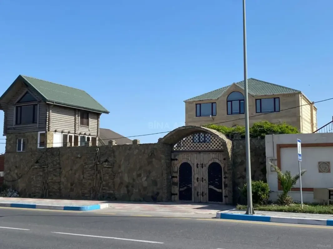 Kirayə verilir 7 otaqlı həyət evi 360 m²