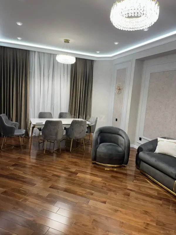 Kirayə verilir 3 otaqlı mənzil 130 m²