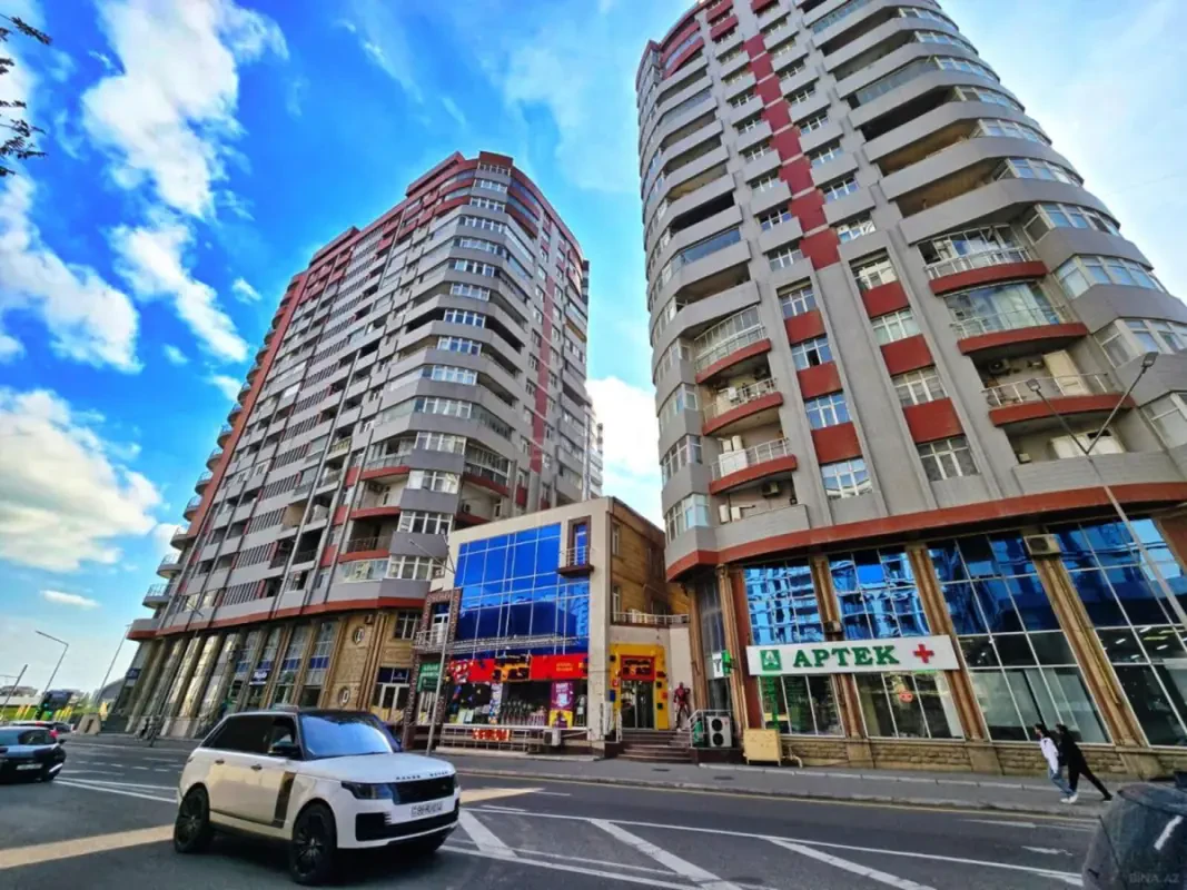 Satılır 3 otaqlı mənzil 128 m²