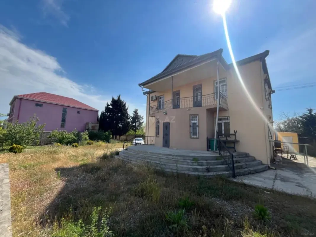 Satılır 4 otaqlı həyət evi 180 m²