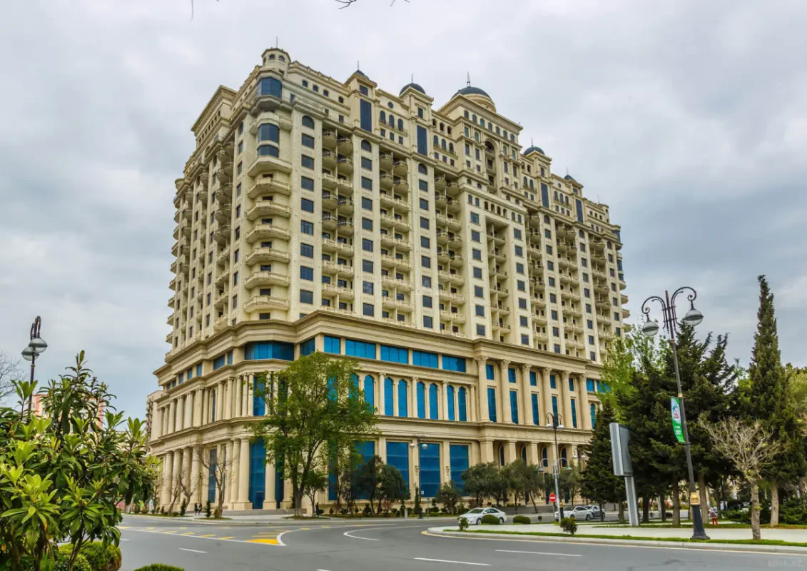 Kirayə verilir 2 otaqlı mənzil 103 m²
