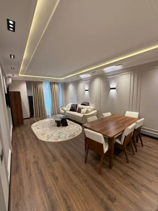 Kirayə verilir 2 otaqlı mənzil 100 m²