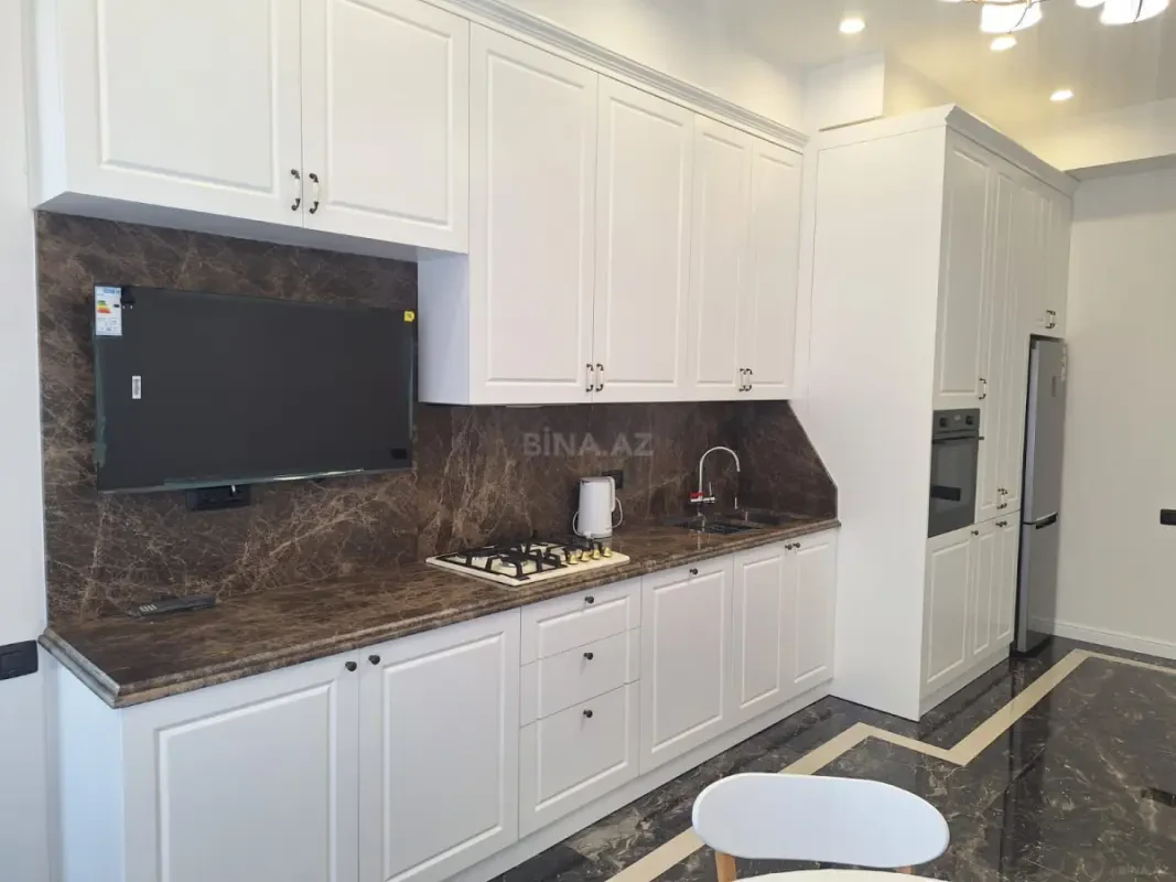 Kirayə verilir 2 otaqlı mənzil 92 m²