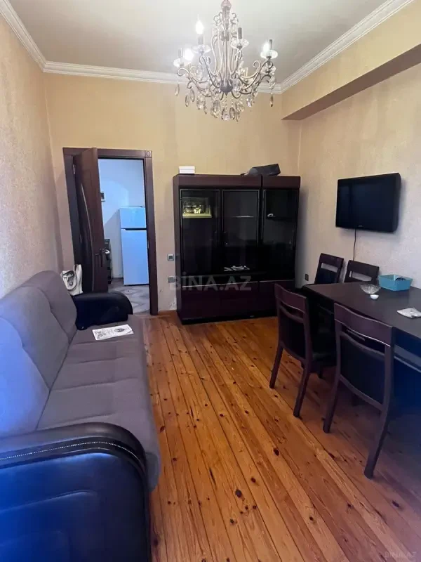 Kirayə verilir 2 otaqlı mənzil 47 m²