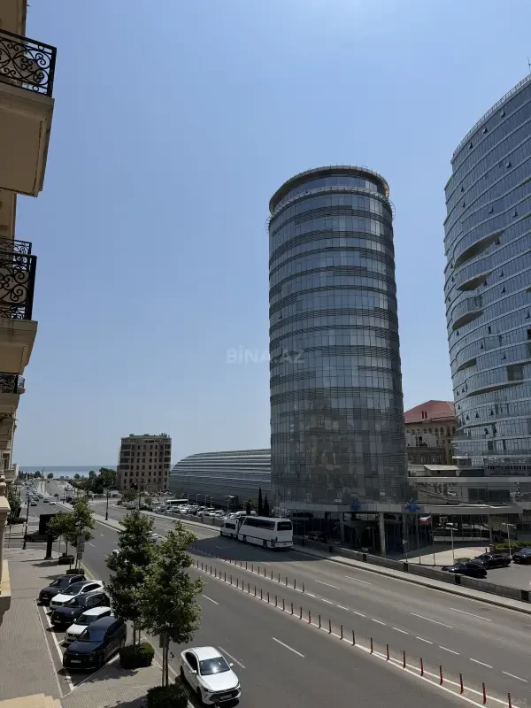 Satılır 2 otaqlı mənzil 68 m²