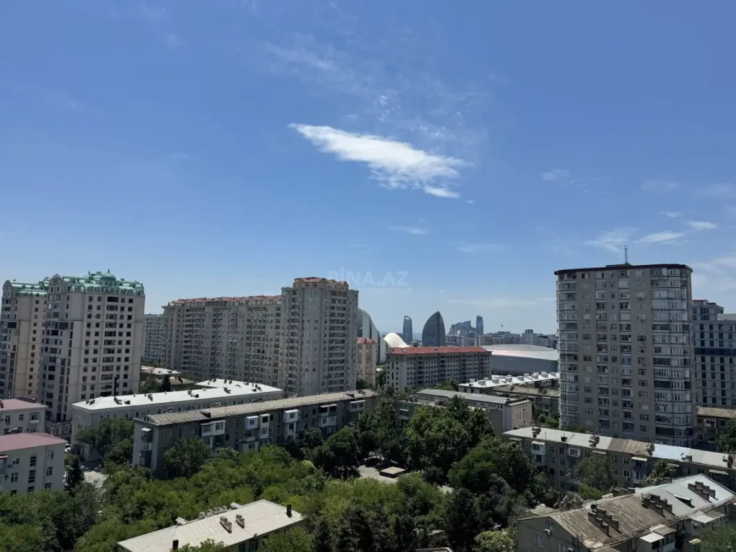 Kirayə verilir 4 otaqlı mənzil 165 m²