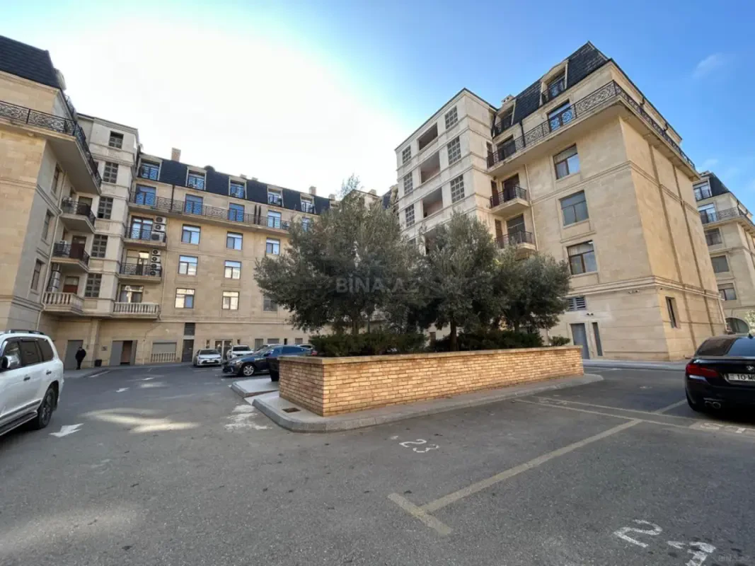 Kirayə verilir 3 otaqlı mənzil 145 m²