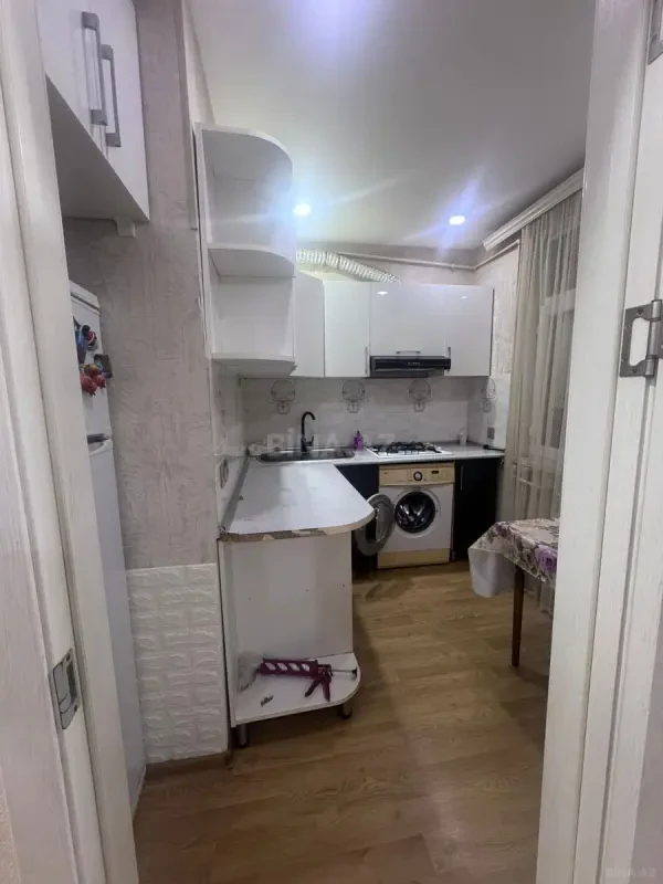 Kirayə verilir 2 otaqlı mənzil 43 m²
