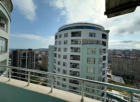 Kirayə verilir 4 otaqlı mənzil 200 m² — Bakı 4 otaq 200.00 m²