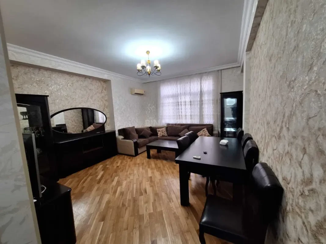 Kirayə verilir 2 otaqlı mənzil 86 m²