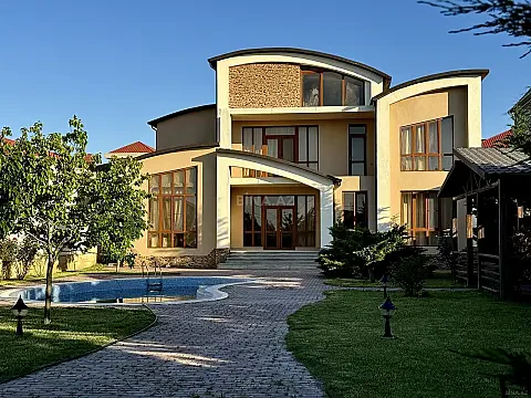 Kirayə verilir 5 otaqlı həyət evi 450 m² — Bakı, Novxanı 5 otaq 450.00 m²