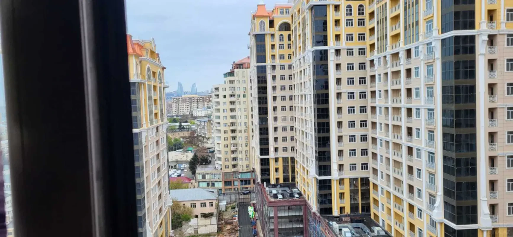 Satılır 2 otaqlı mənzil 80 m²