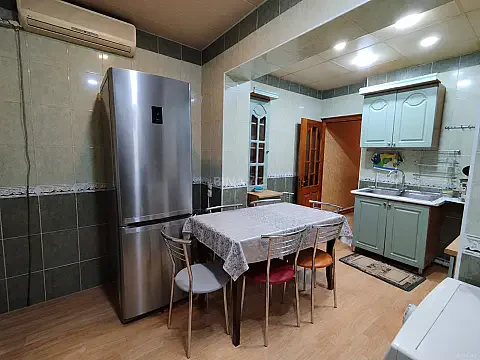 Kirayə verilir 4 otaqlı mənzil 120 m² — Bakı, İnşaatçılar 4 otaq 120.00 m²