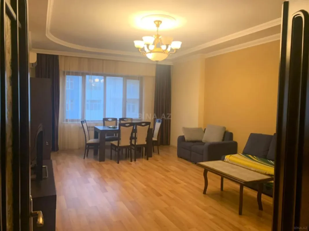 Kirayə verilir 3 otaqlı mənzil 126 m²