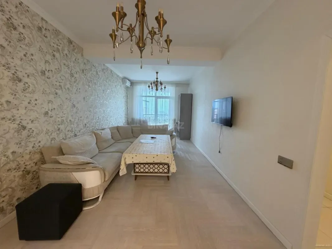 Kirayə verilir 2 otaqlı mənzil 90 m²