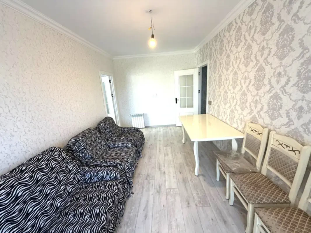 Kirayə verilir 2 otaqlı mənzil 50 m²