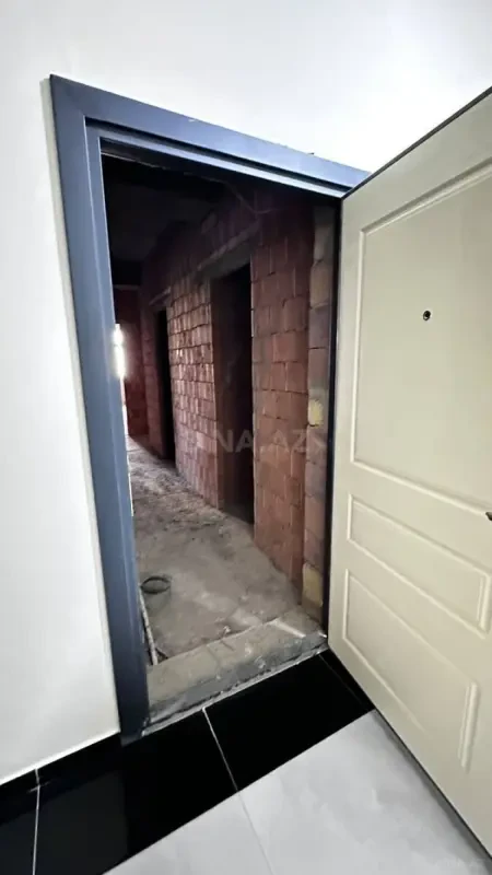 Satılır 2 otaqlı mənzil 105 m²