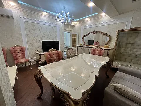 Kirayə verilir 3 otaqlı mənzil 90 m² — Bakı, Memar Əcəmi yanı 3 otaq 90.00 m²