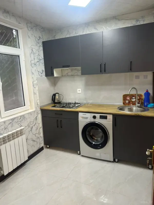 Kirayə verilir 2 otaqlı mənzil 45 m²
